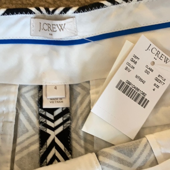J Crew Chino City Fit Shorts, size 4 - Picture 2 of 3
